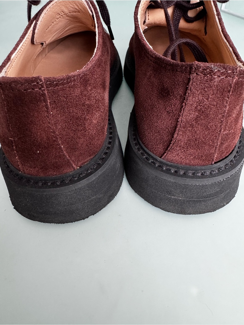 A.P.C.
GAELLE SHOES
Dark chestnut brown desert ankle shoes in suede split. - Picture 9 of 11